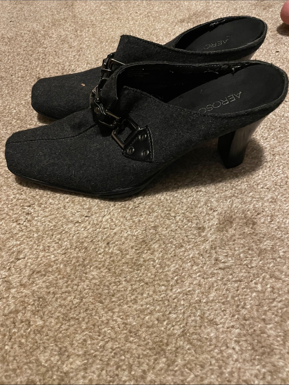 AEROSOLES Black Chain-Detail Heeled Mules